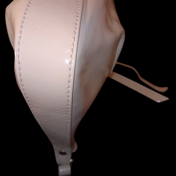 Dooney & Bourke White Wristlet - Picture 5 of 10